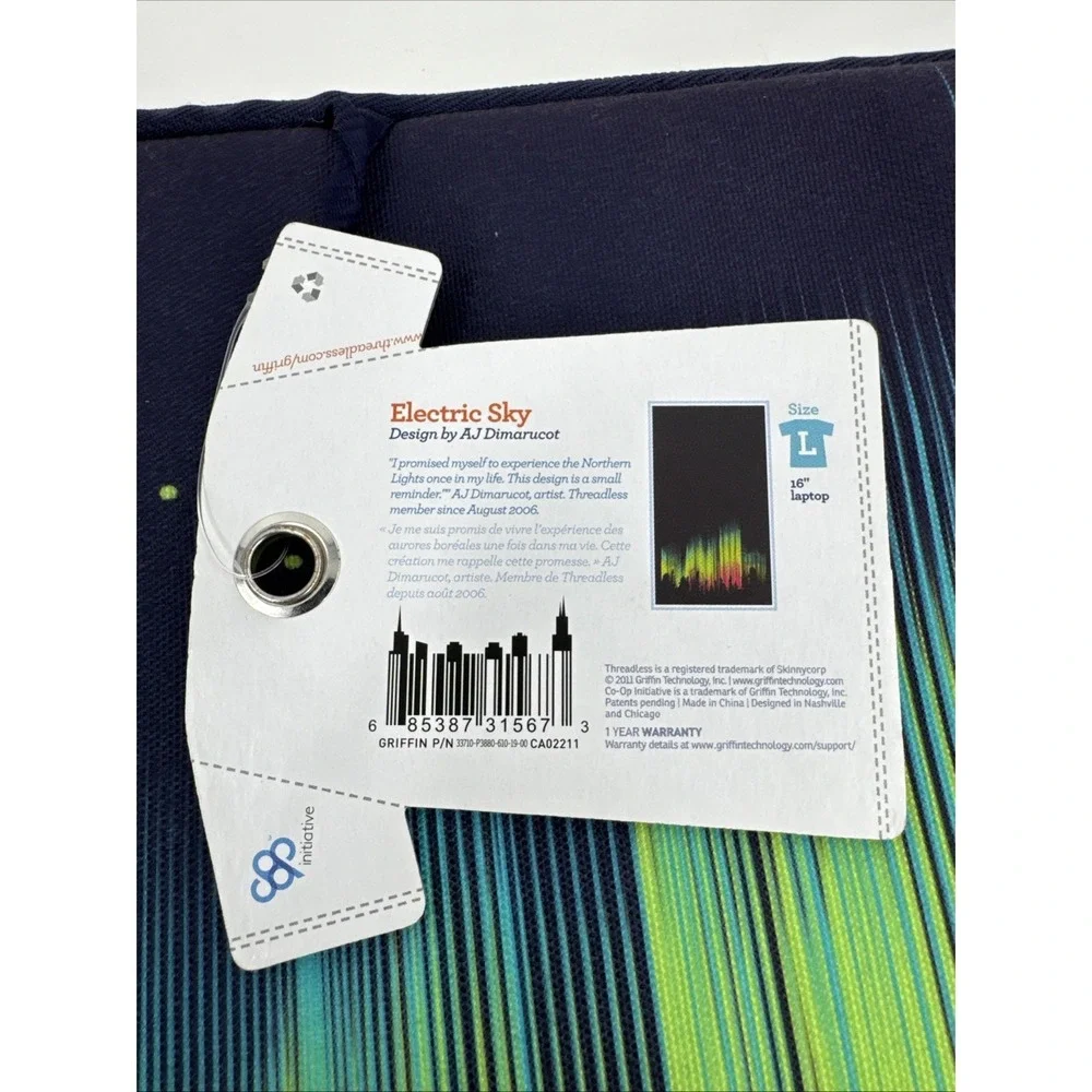 Griffin & Threadless Electric Sky Aurora Borealis Laptop Sleeve NEW‎ Large 16